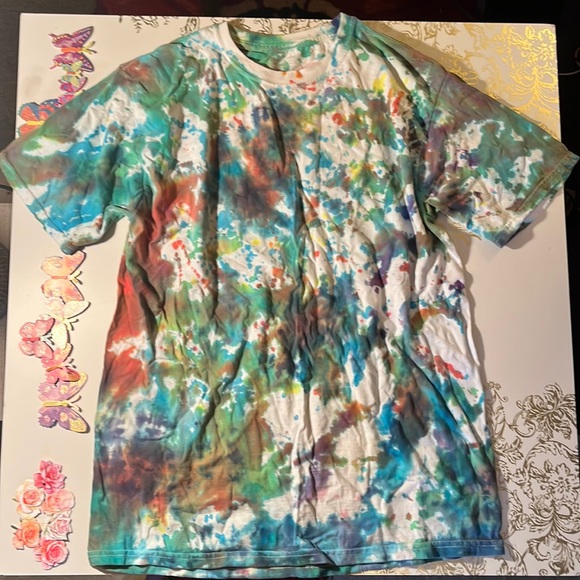 FREE WITH BUNDLE Vintage Tie Died T-Shirt - Picture 1 of 3